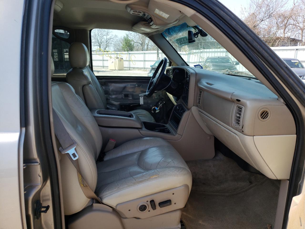 Photo 5 from auction – 2003 CHEVROLET SUBURBAN K with VIN 3GNFK16Z33G281234