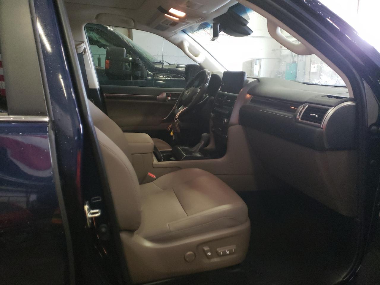 Photo 5 from auction – 2022 LEXUS GX 460 with VIN JTJAM7BX7N5307507