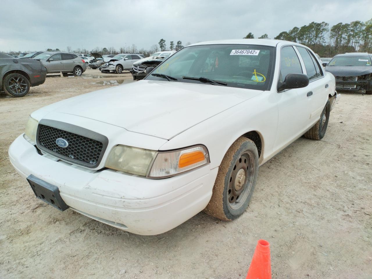 Photo 2 from auction – 2011 FORD CROWN VICT with VIN 2FABP7BVXBX112160