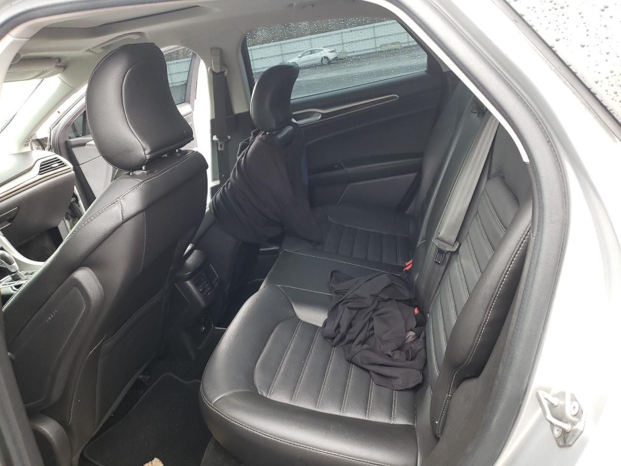 Photo 6 from auction – 2016 FORD FUSION SE with VIN 3FA6P0HD4GR265310