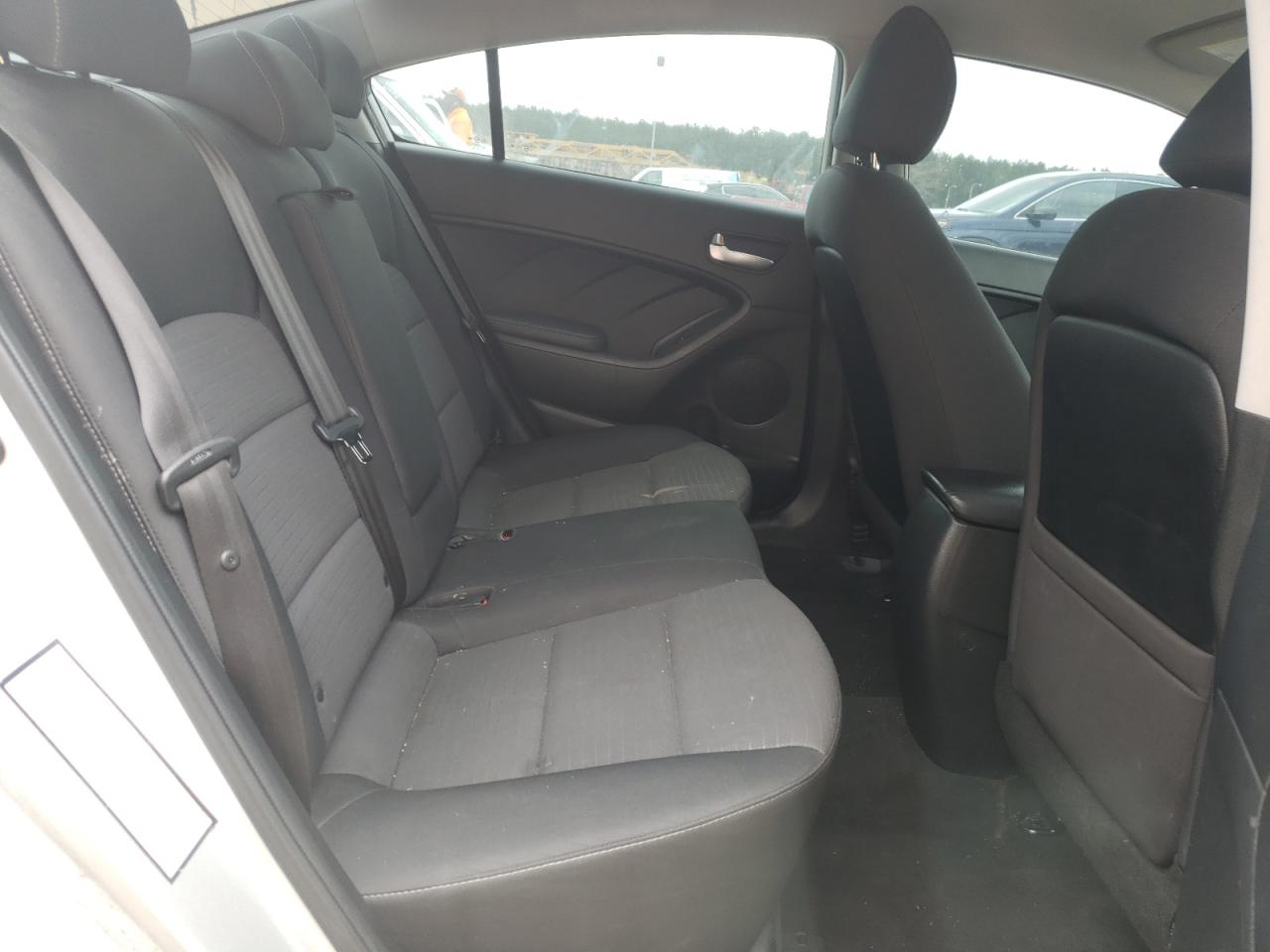 Photo 6 from auction – 2018 KIA FORTE LX with VIN 3KPFL4A75JE245261