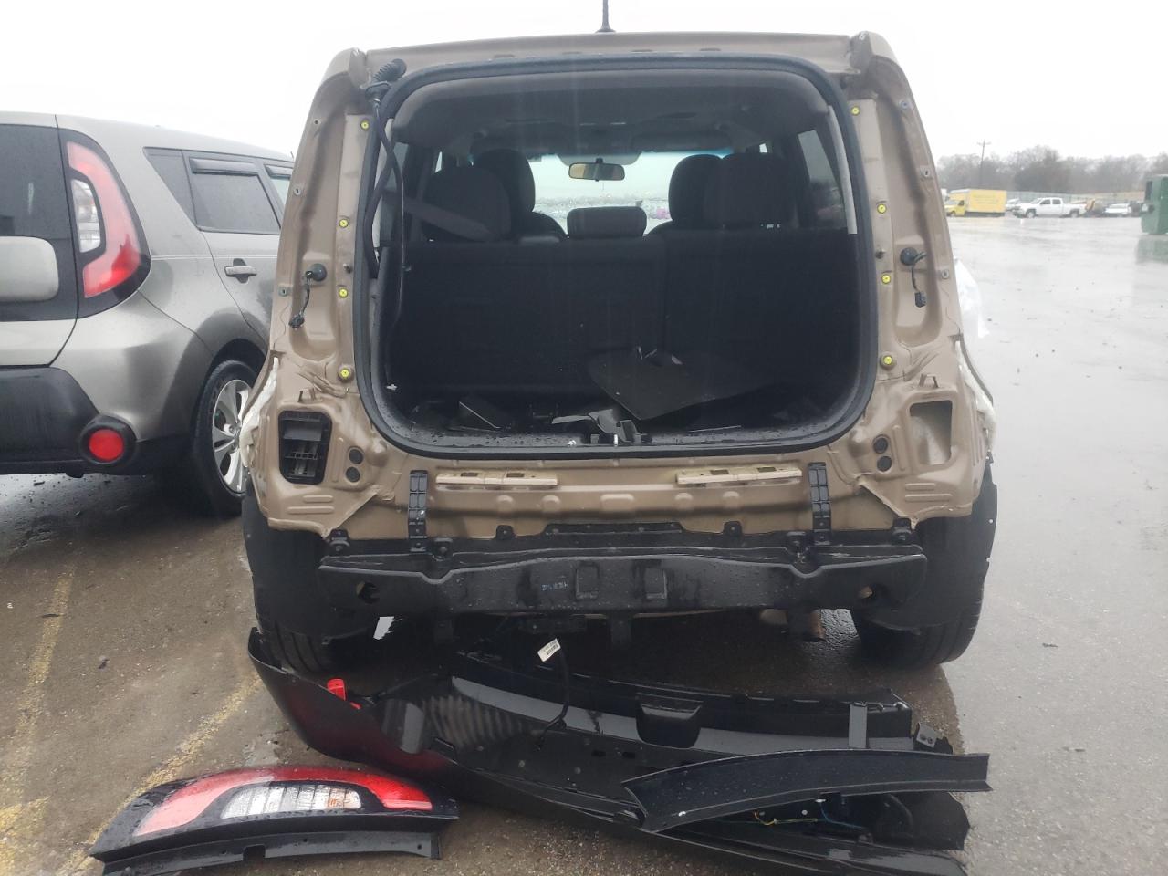 Photo 9 from auction – 2015 KIA SOUL with VIN KNDJN2A20F7158887