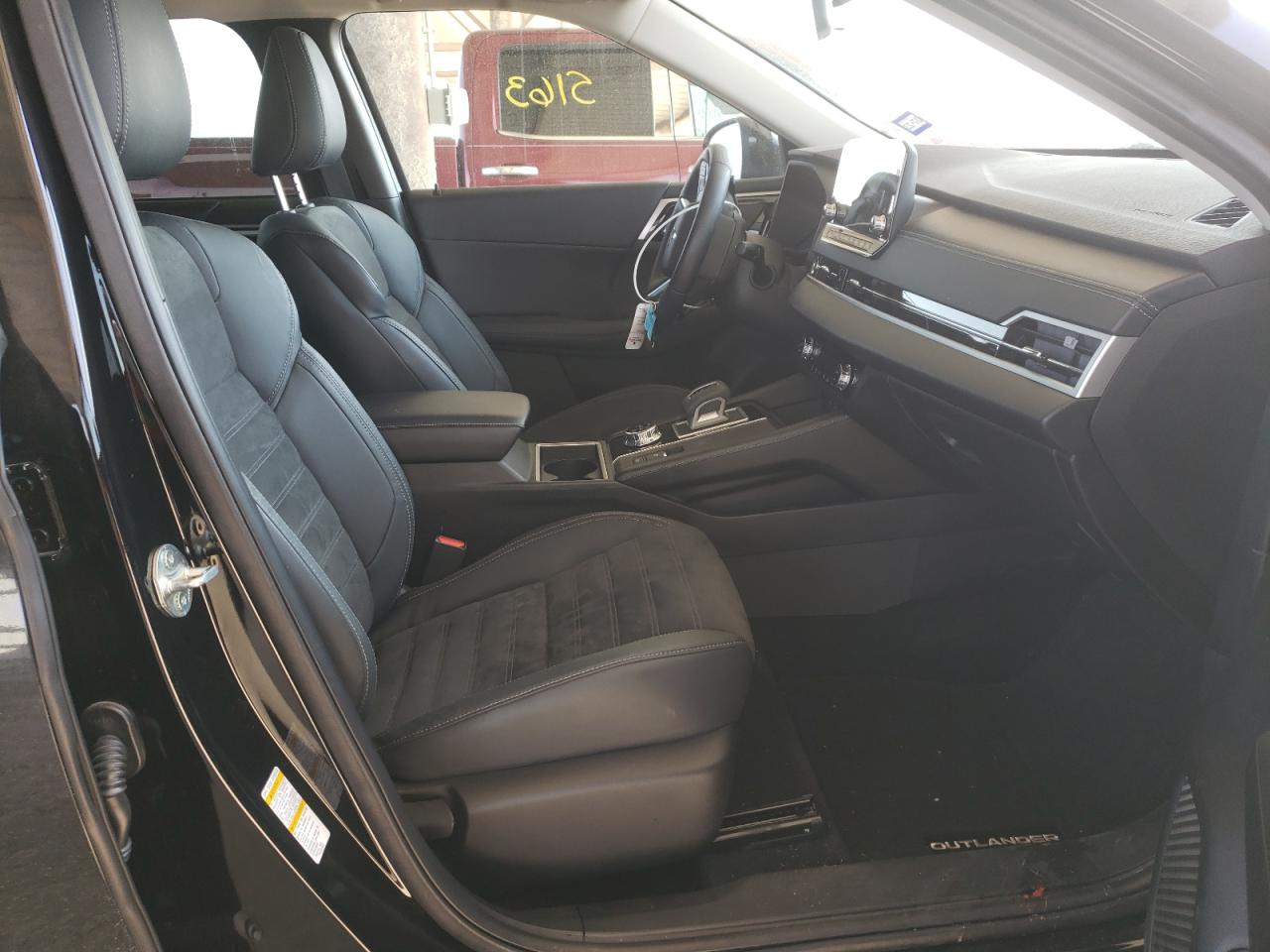 Photo 5 from auction – 2022 MITSUBISHI OUTLANDER with VIN JA4J3UA83NZ022756