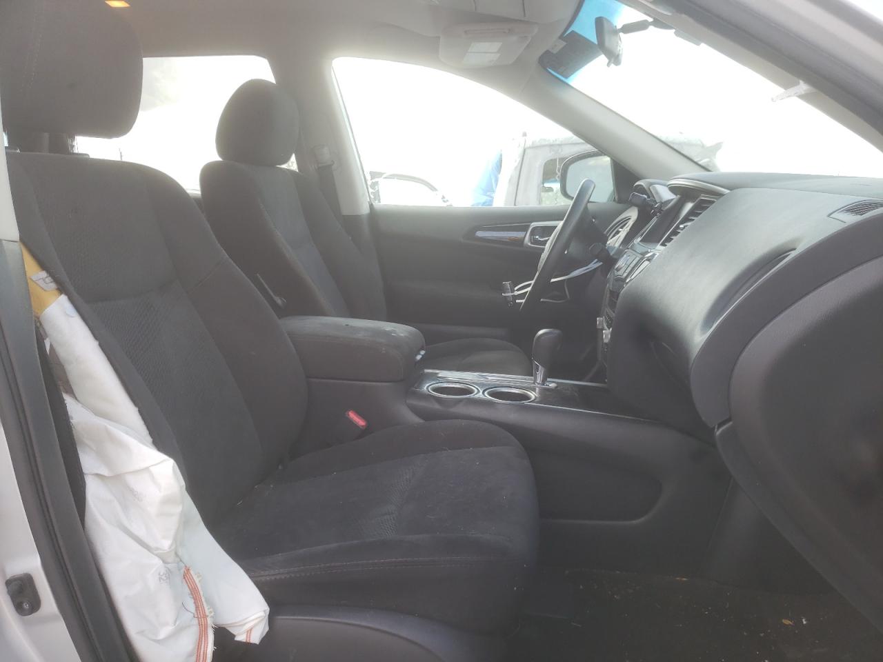 Photo 5 from auction – 2016 NISSAN PATHFINDER with VIN 5N1AR2MN0GC617009