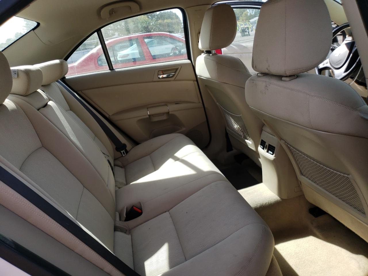 Photo 6 from auction – 2011 SUZUKI KIZASHI SE with VIN JS2RE9A37B6111169