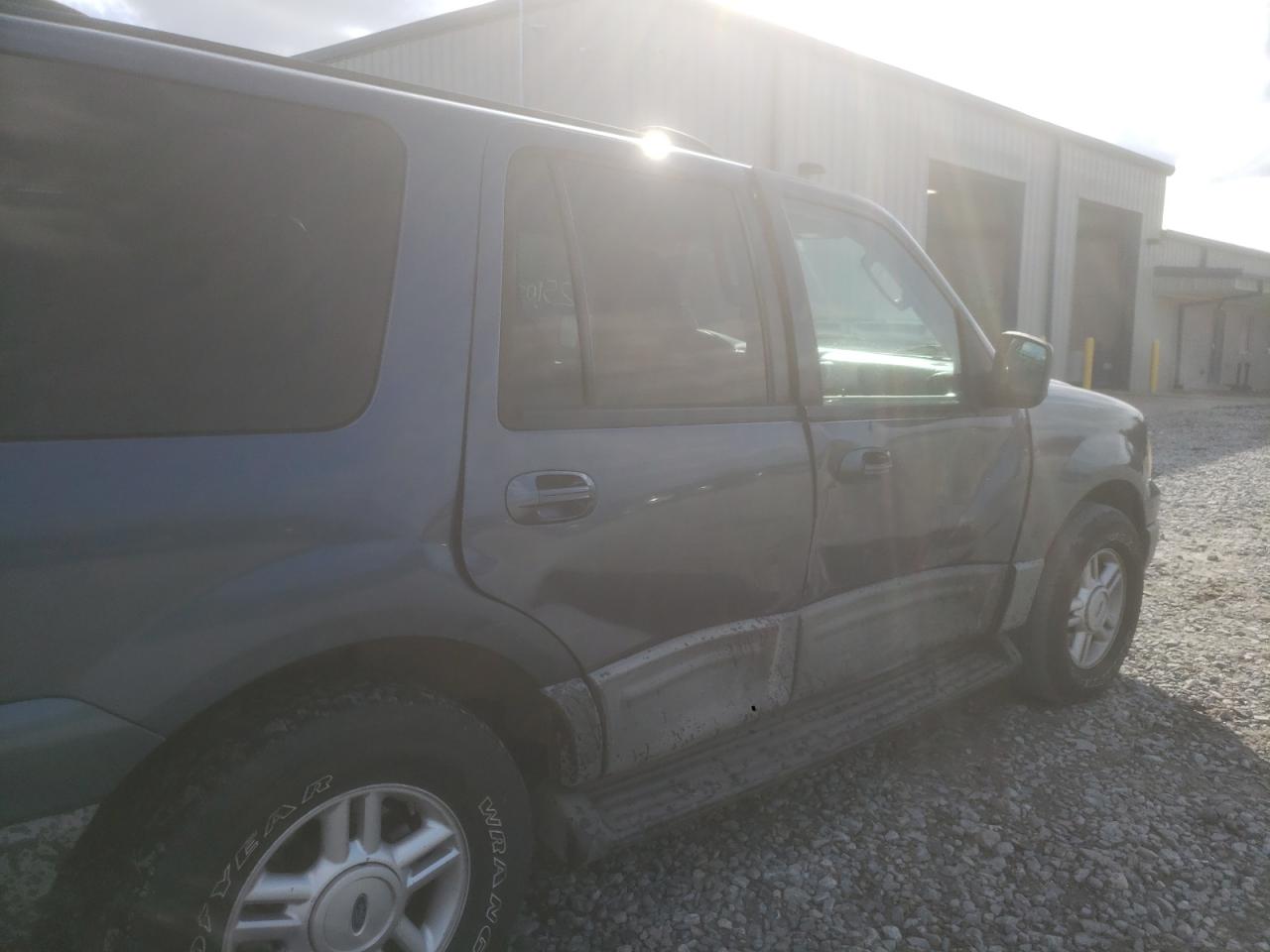 Photo 9 from auction – 2004 FORD EXPEDITION with VIN 1FMRU15W34LB32524