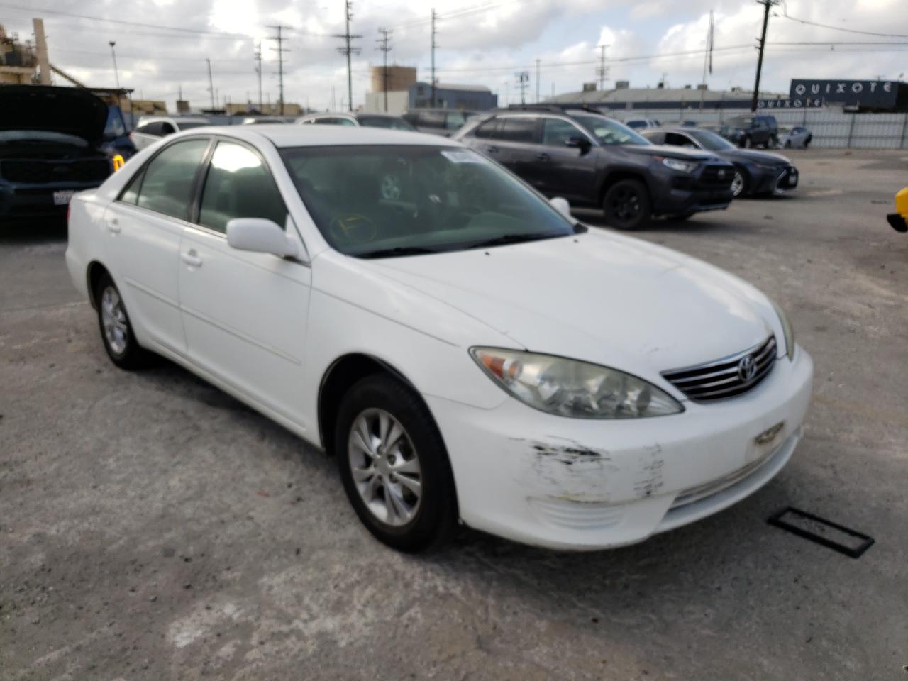 TOYOTA CAMRY LE 2005 with VIN 4T1BF32K85U609520 - Photo from auction