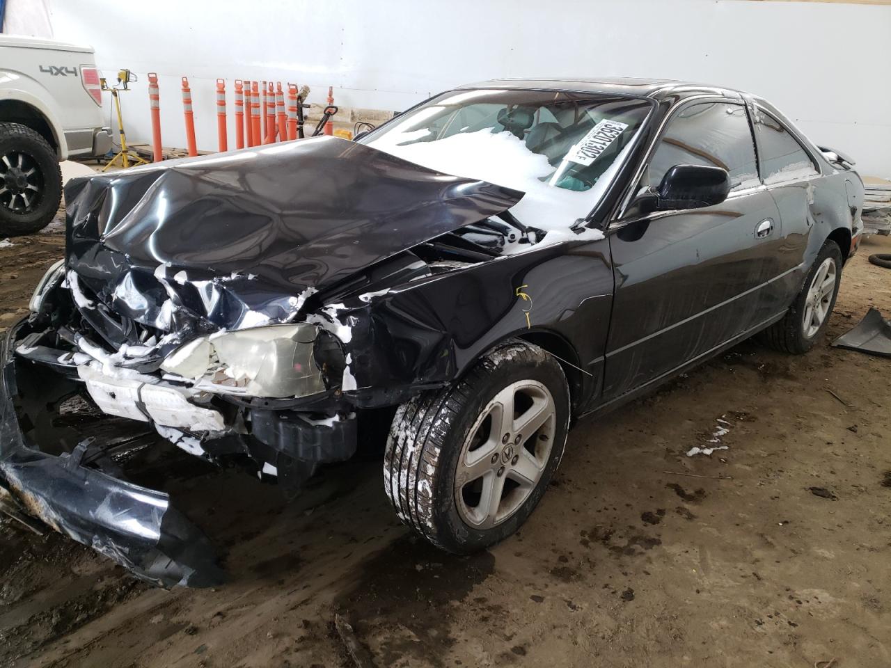 Photo 2 from auction – 2001 ACURA 3.2CL TYPE with VIN 19UYA42671A012328