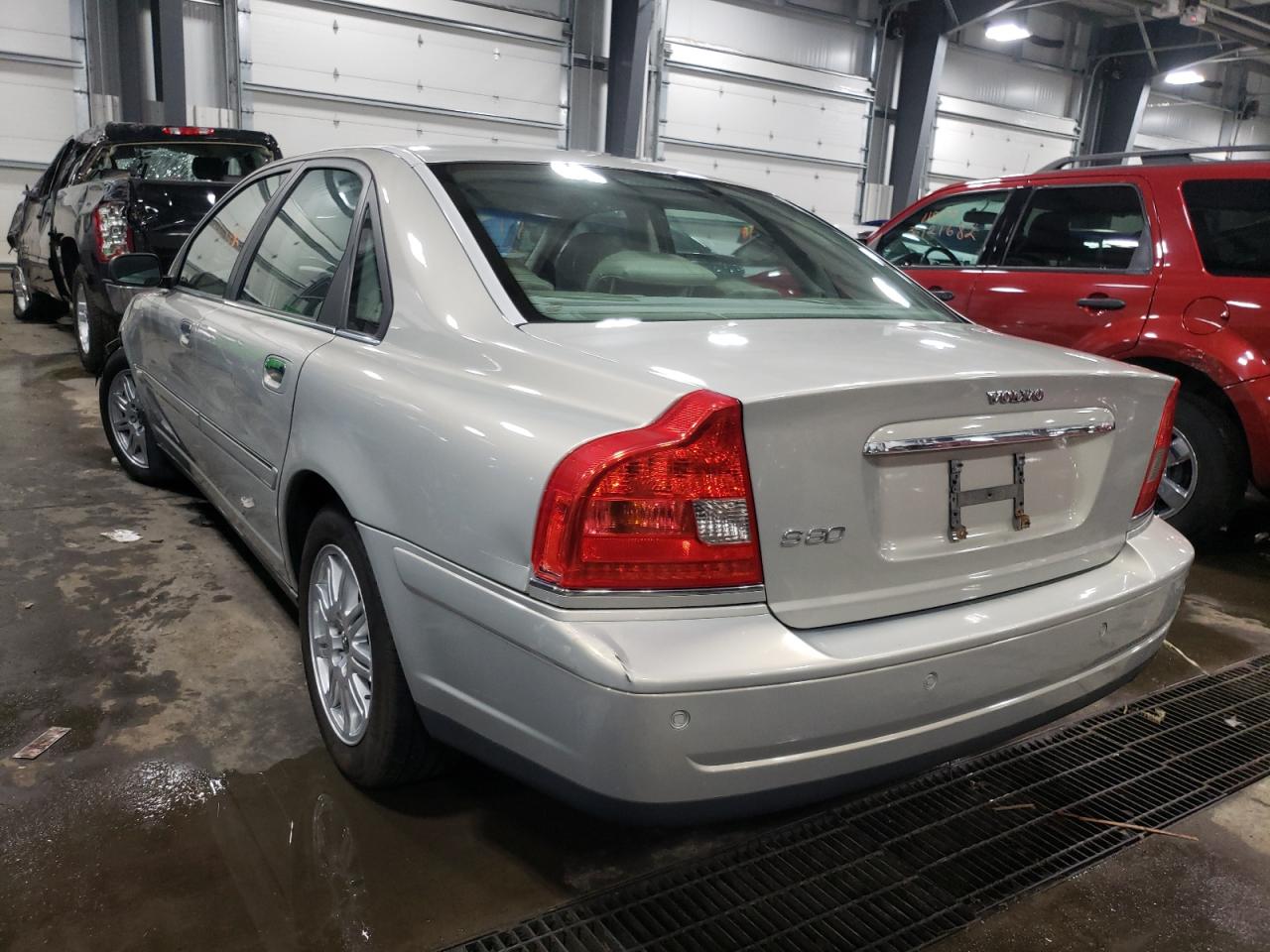Photo 3 from auction – 2004 VOLVO S80 2.5T with VIN YV1TS59H941381810