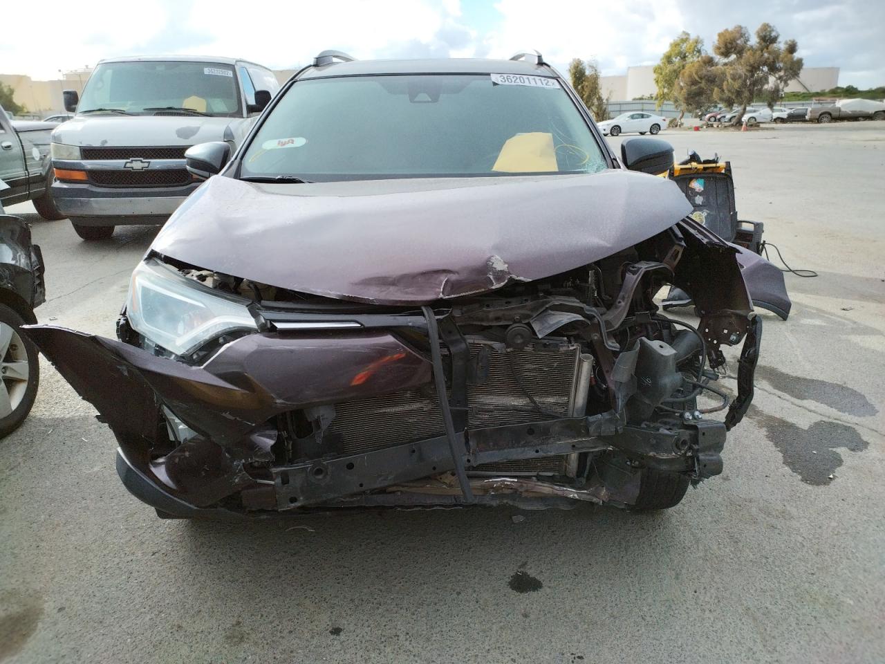 Photo 9 from auction – 2017 TOYOTA RAV4 LE with VIN 2T3ZFREV6HW312555