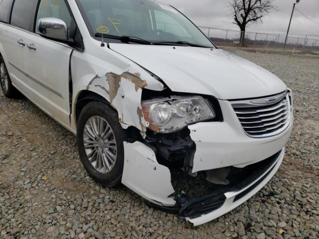 Photo 9 from auction – 2015 CHRYSLER TOWN & COU with VIN 2C4RC1CG1FR539299