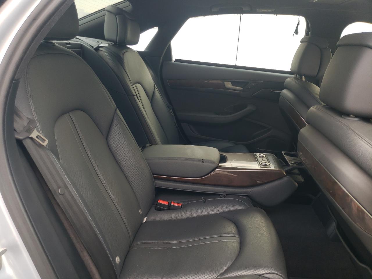 Photo 6 from auction – 2016 AUDI A8 L QUATT with VIN WAU34AFD7GN008429