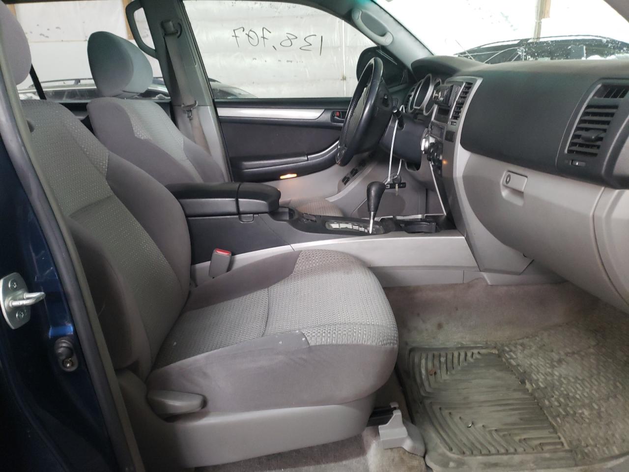 Photo 5 from auction – 2004 TOYOTA 4RUNNER SR with VIN JTEBT14R448011603