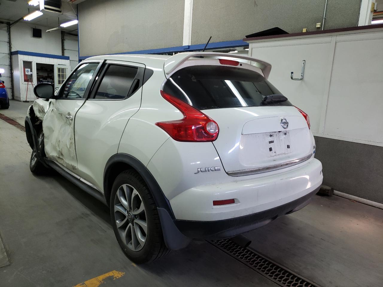 Photo 3 from auction – 2012 NISSAN JUKE S with VIN JN8AF5MV4CT121031