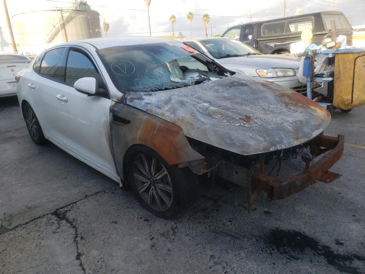 KIA OPTIMA EX 2019 with VIN 5XXGU4L14KG373610 - Photo from auction