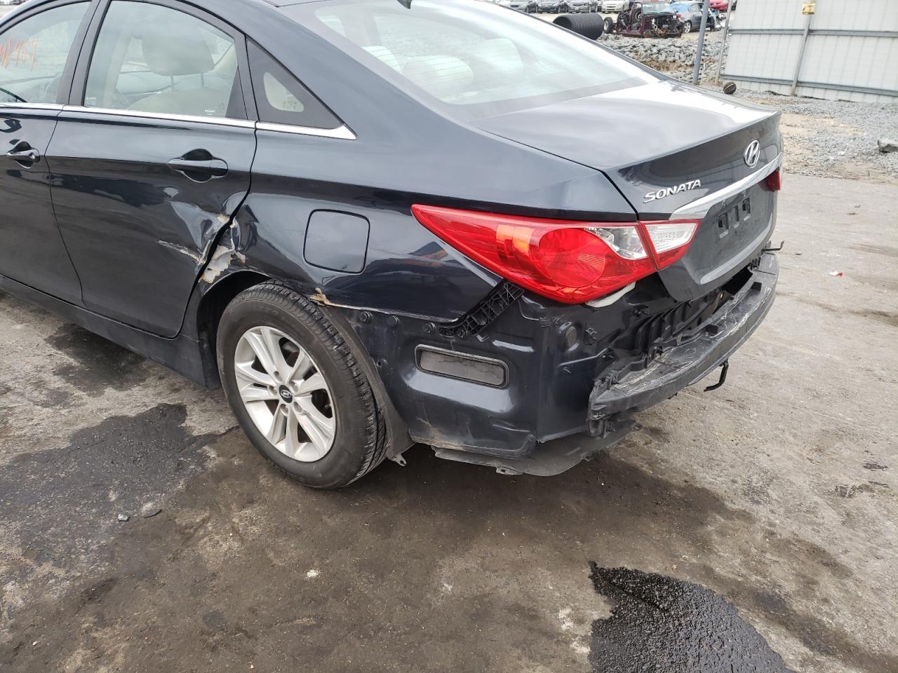 Photo 9 from auction – 2014 HYUNDAI SONATA GLS with VIN 5NPEB4AC0EH920303