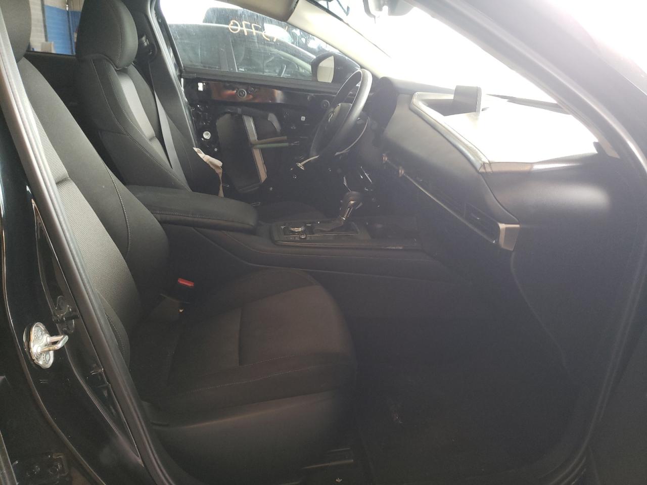 Photo 5 from auction – 2020 MAZDA CX-30 with VIN 3MVDMABL5LM102428