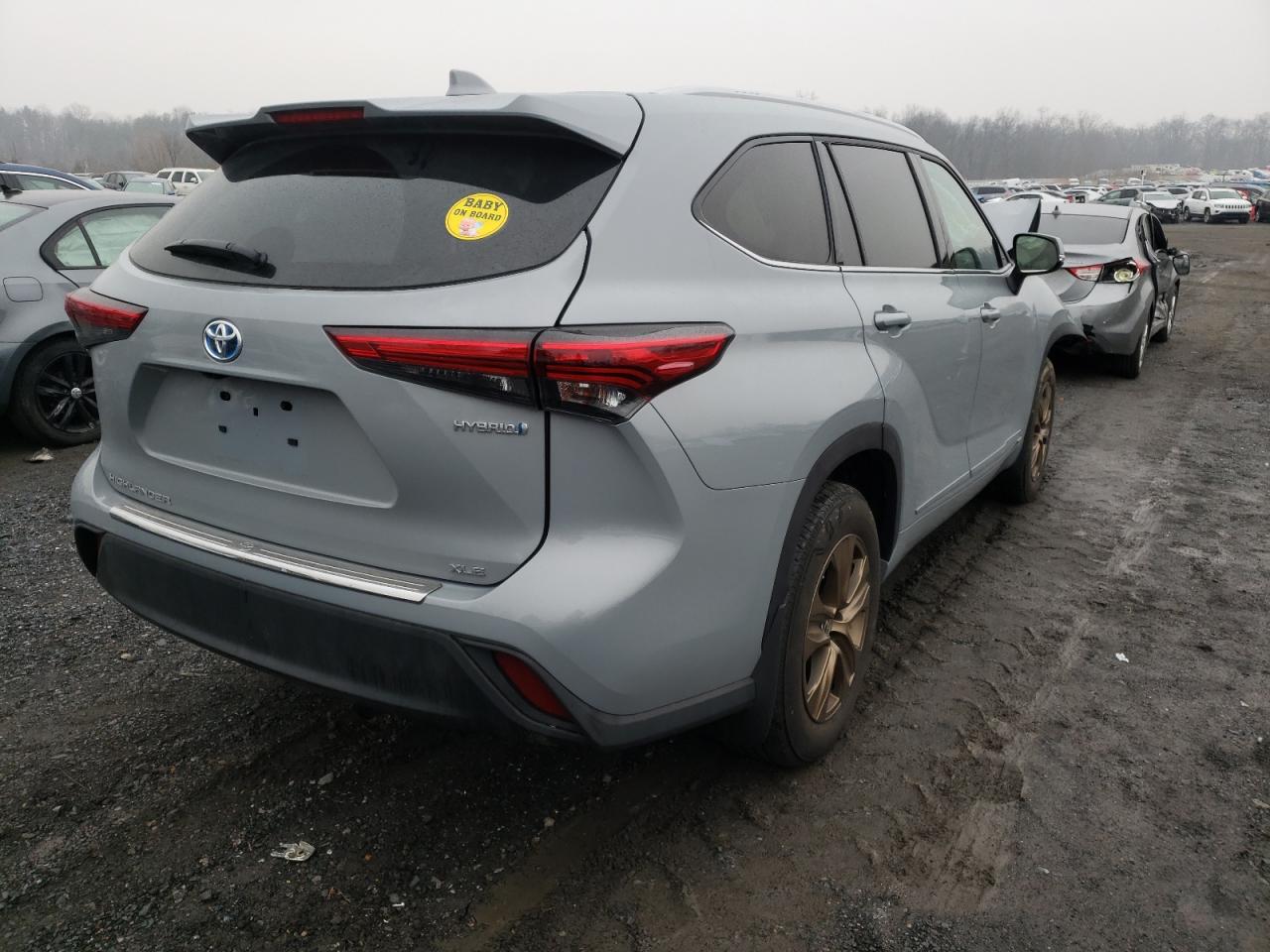 Photo 4 from auction – 2022 TOYOTA HIGHLANDER with VIN 5TDABRCH5NS539755