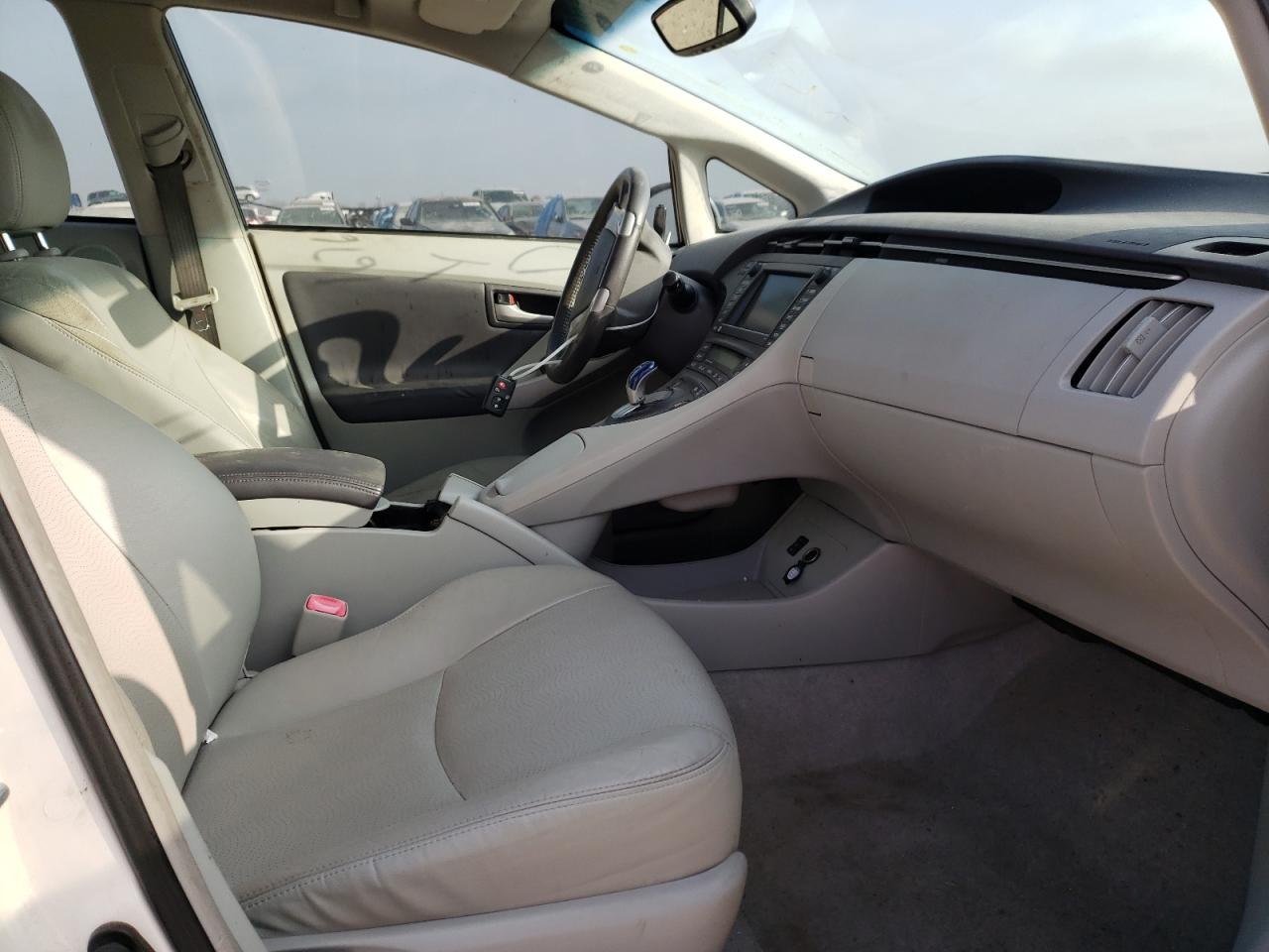 Photo 5 from auction – 2011 TOYOTA PRIUS with VIN JTDKN3DU1B5328042