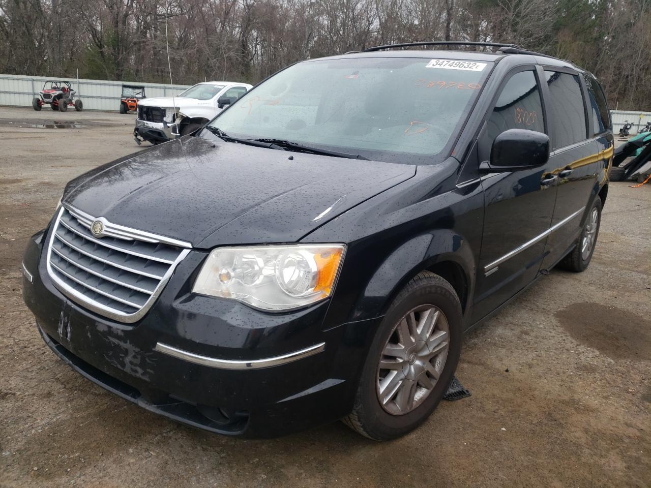 Photo 2 from auction – 2010 CHRYSLER TOWN & COU with VIN 2A4RR5DX3AR289720