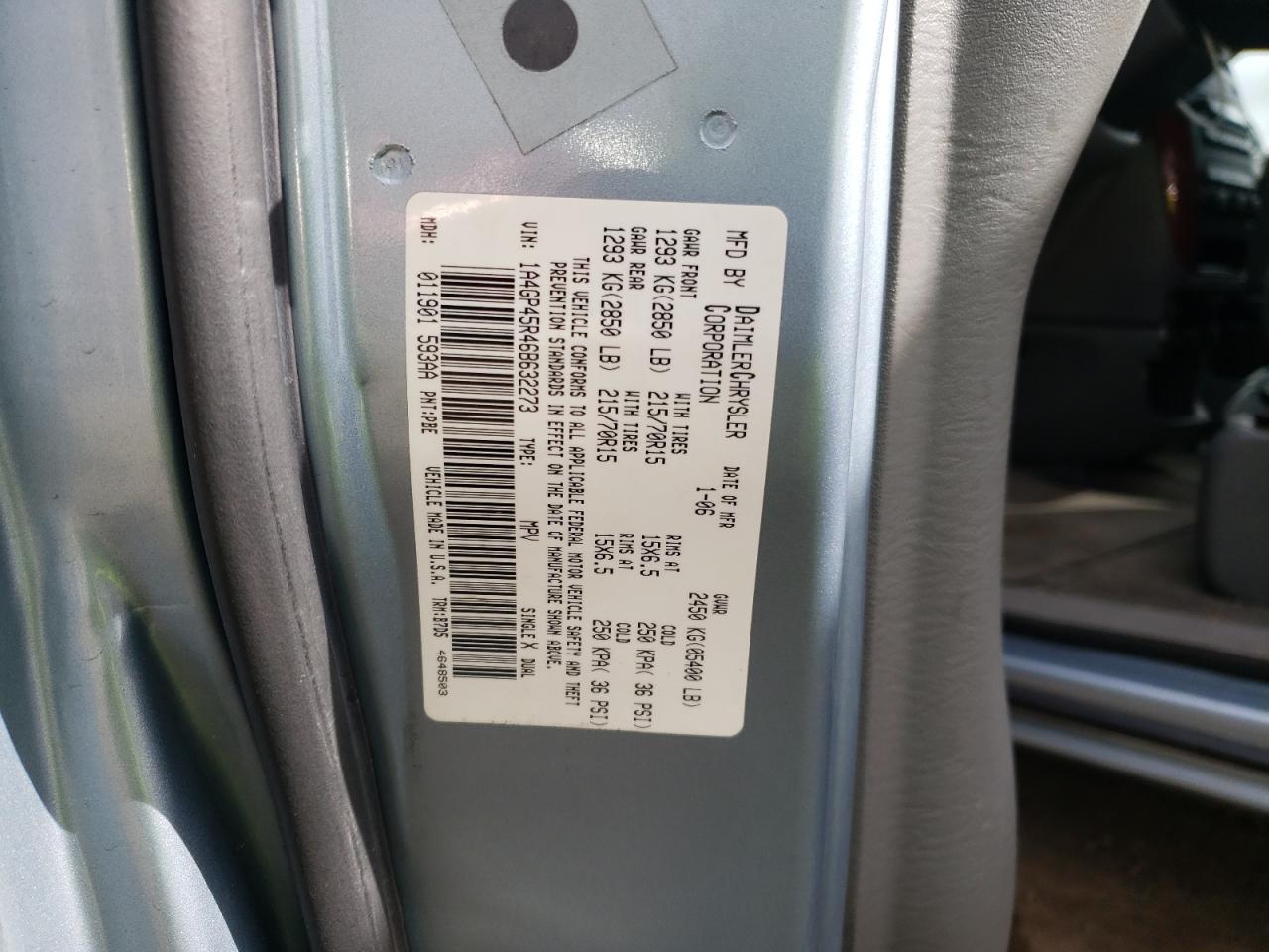 Photo 10 from auction – 2006 CHRYSLER TOWN & COU with VIN 1A4GP45R46B632273