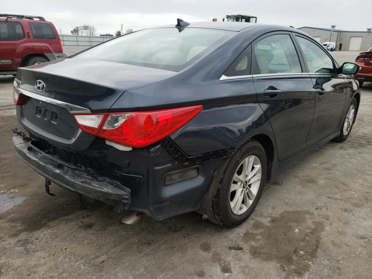 Photo 4 from auction – 2014 HYUNDAI SONATA GLS with VIN 5NPEB4AC0EH920303