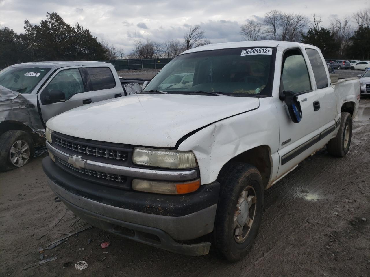 Photo 2 from auction – 2000 CHEVROLET SILVERADO with VIN 1GCEK19T3YE120165