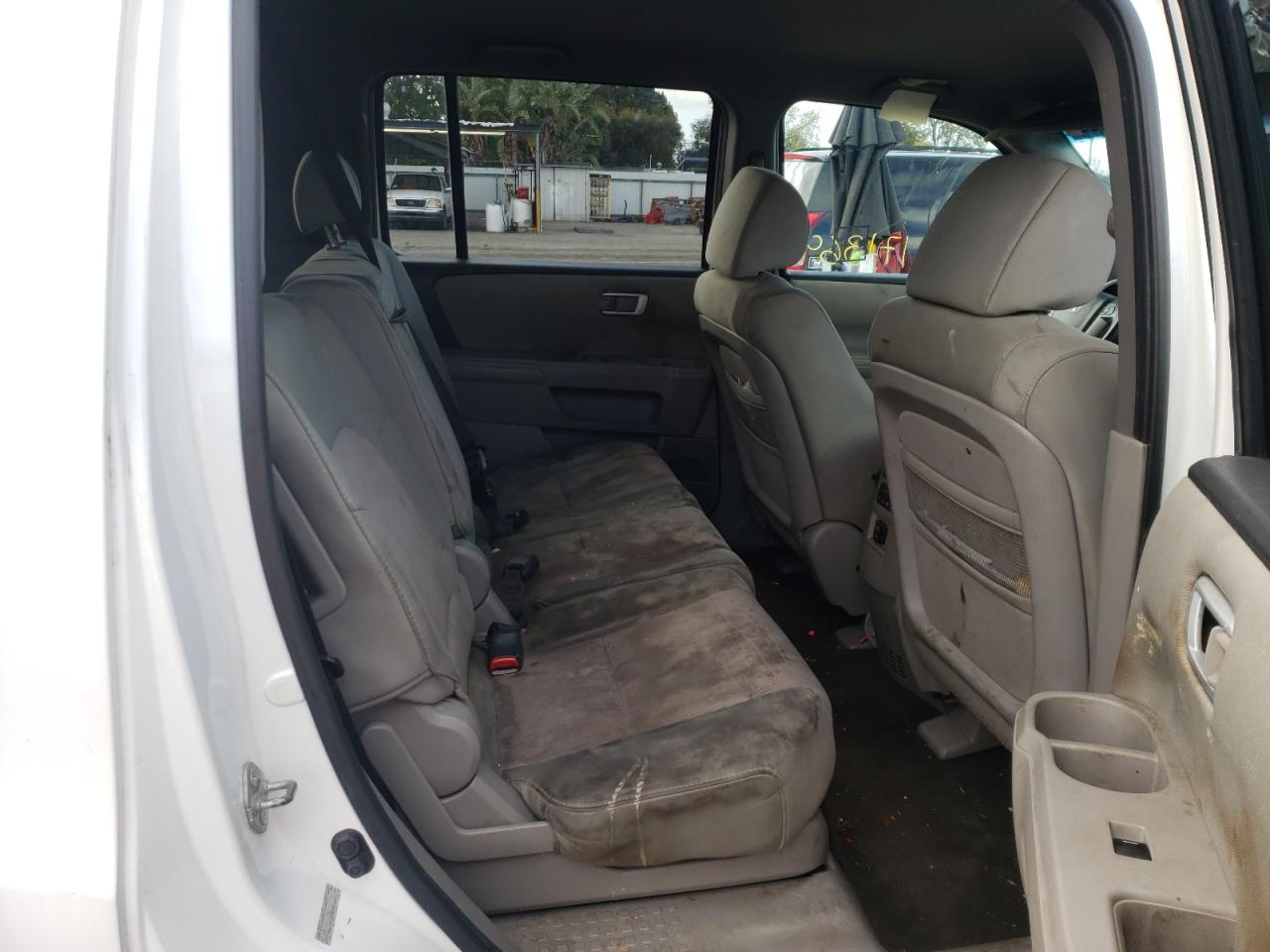 Photo 6 from auction – 2011 HONDA PILOT EX with VIN 5FNYF3H4XBB039757