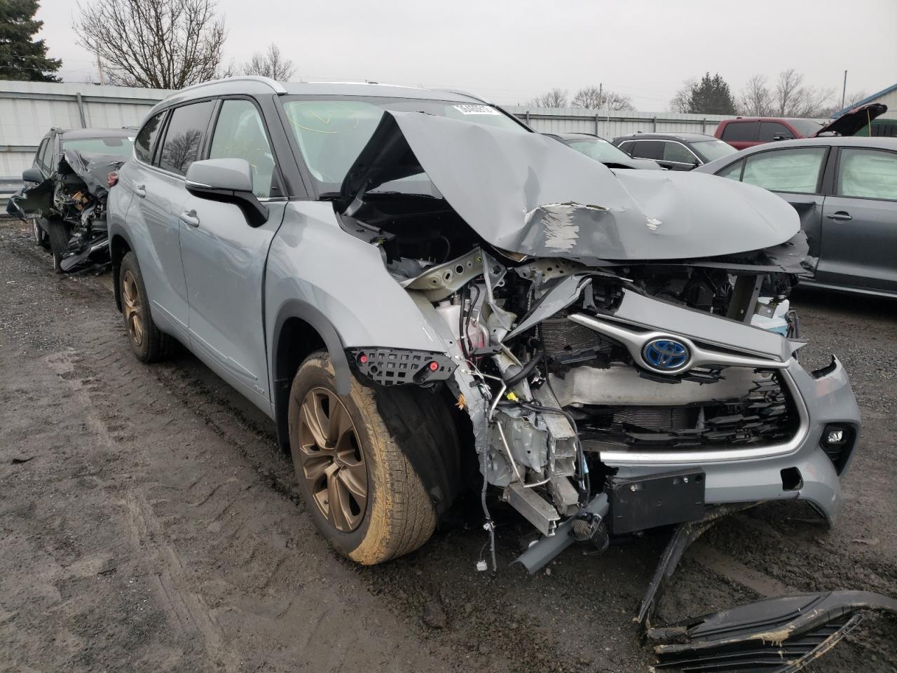 TOYOTA HIGHLANDER 2022 with VIN 5TDABRCH5NS539755 - Photo from auction