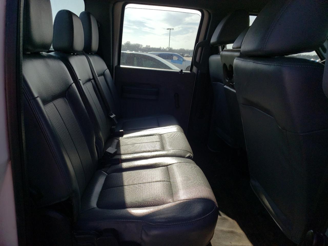 Zdjęcie 6 z aukcji – 2015 FORD F350 SUPER z VIN 1FT8W3A67FEA71200
