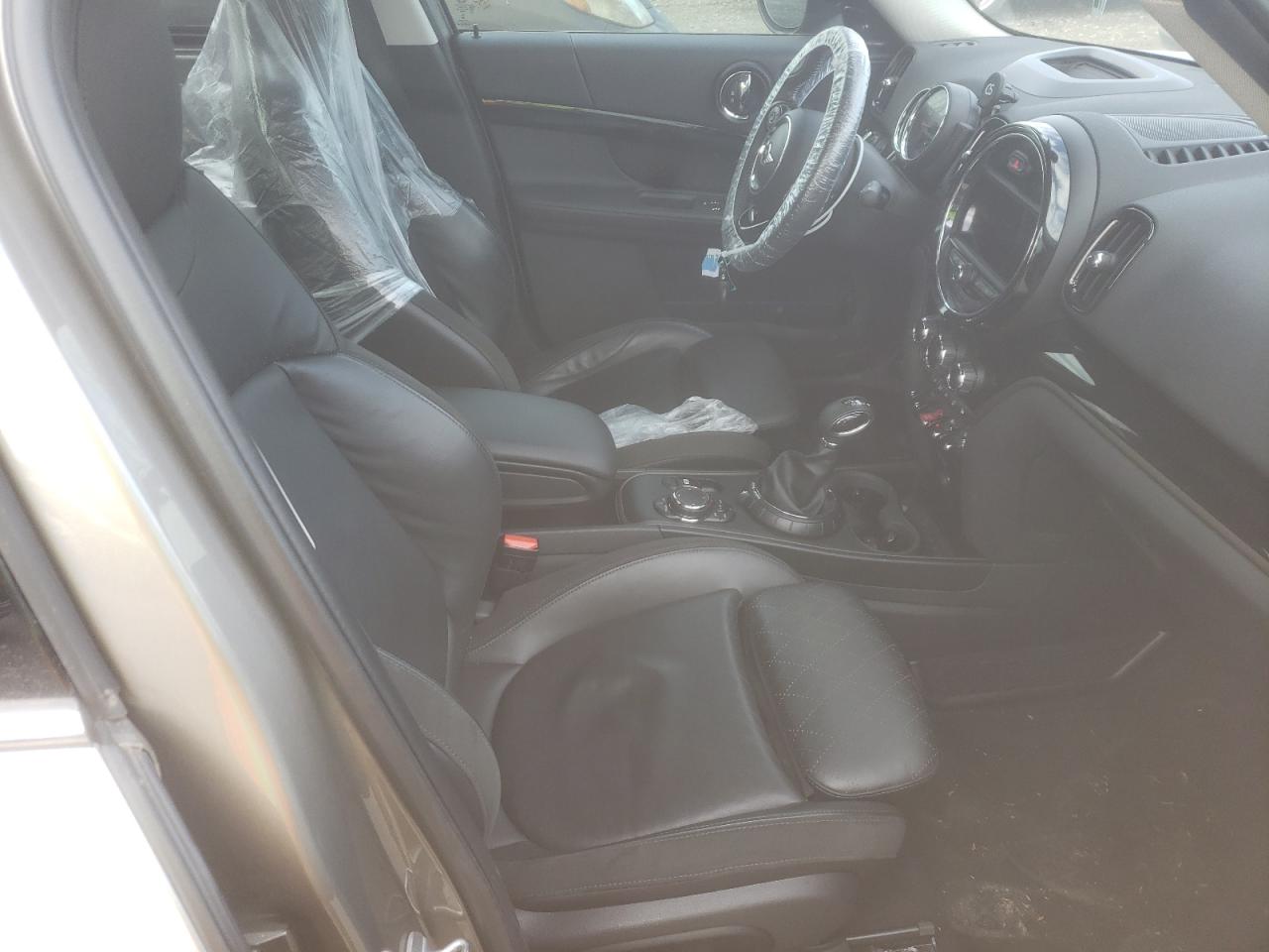 Photo 5 from auction – 2017 MINI COOPER S C with VIN WMZYT5C31H3D79682