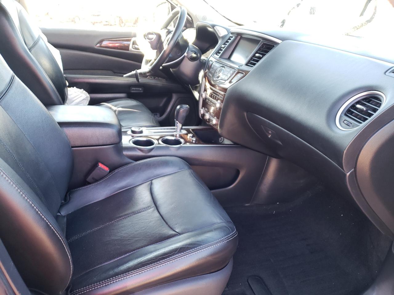 Photo 5 from auction – 2013 NISSAN PATHFINDER with VIN 5N1AR2MM7DC615454