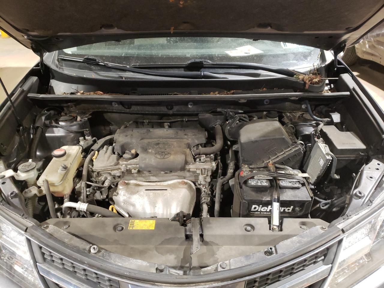 Photo 7 from auction – 2015 TOYOTA RAV4 LE with VIN JTMBFREV9FD124785