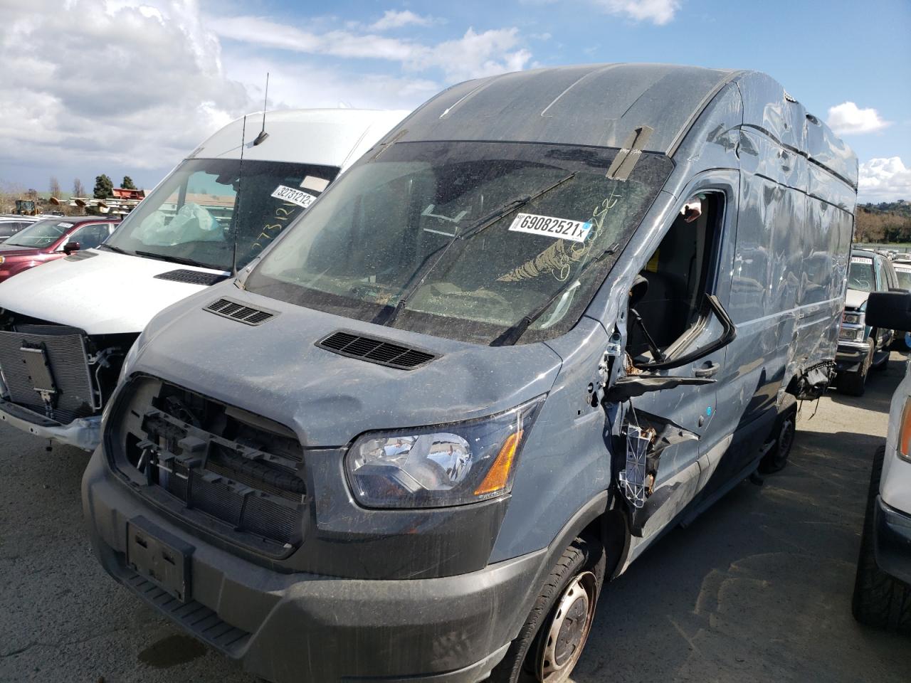 Photo 2 from auction – 2019 FORD TRANSIT T- with VIN 1FTYR3XM0KKB90229