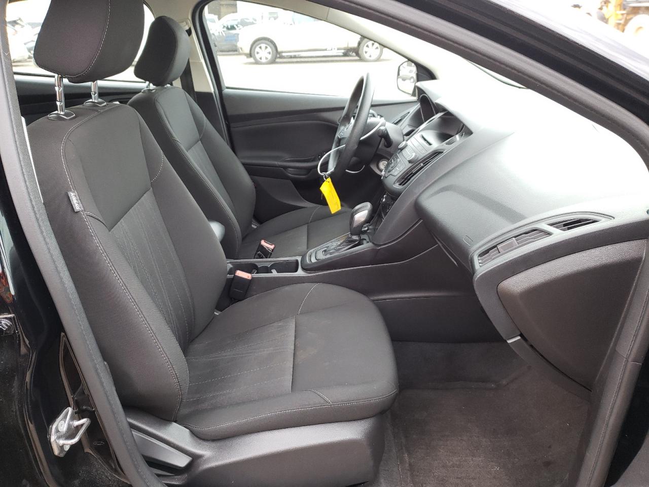 Photo 5 from auction – 2017 FORD FOCUS SE with VIN 1FADP3F23HL215931