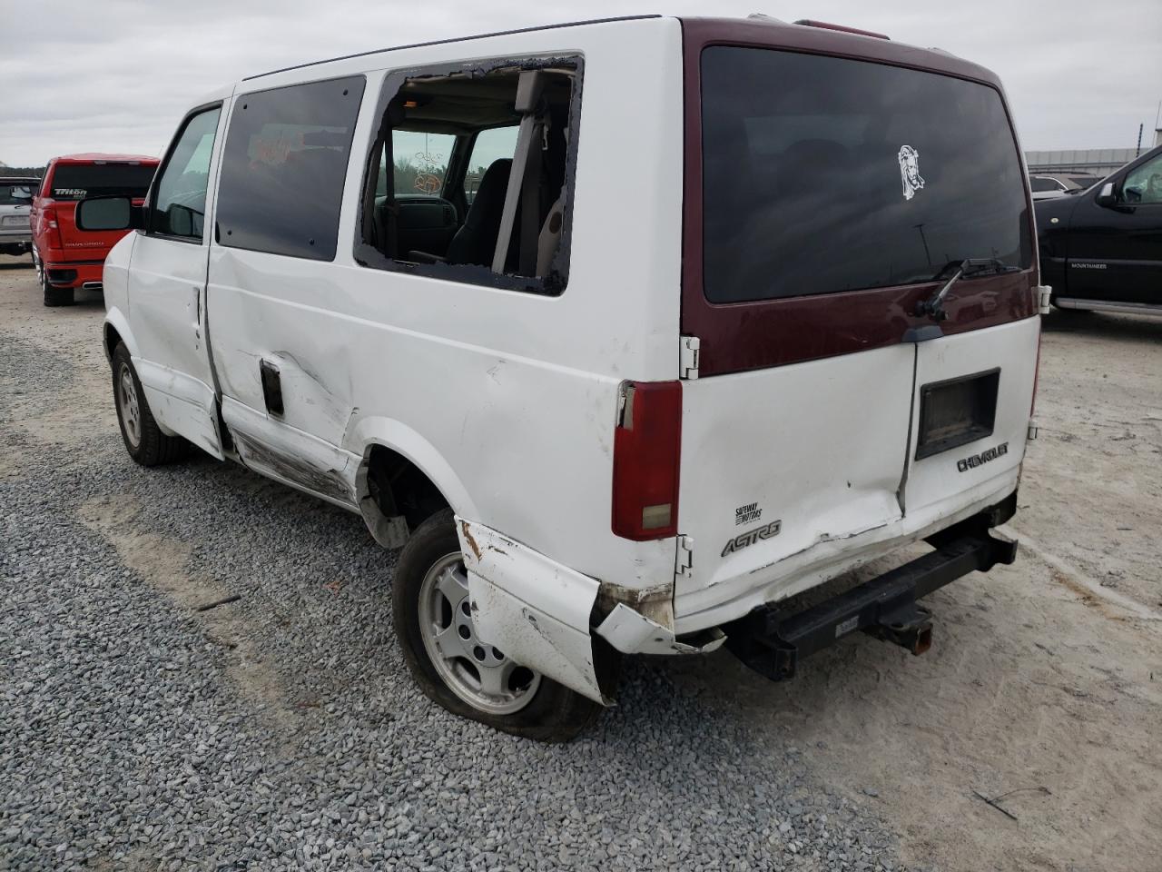 Photo 3 from auction – 2005 CHEVROLET ASTRO with VIN 1GNDM19X65B111795