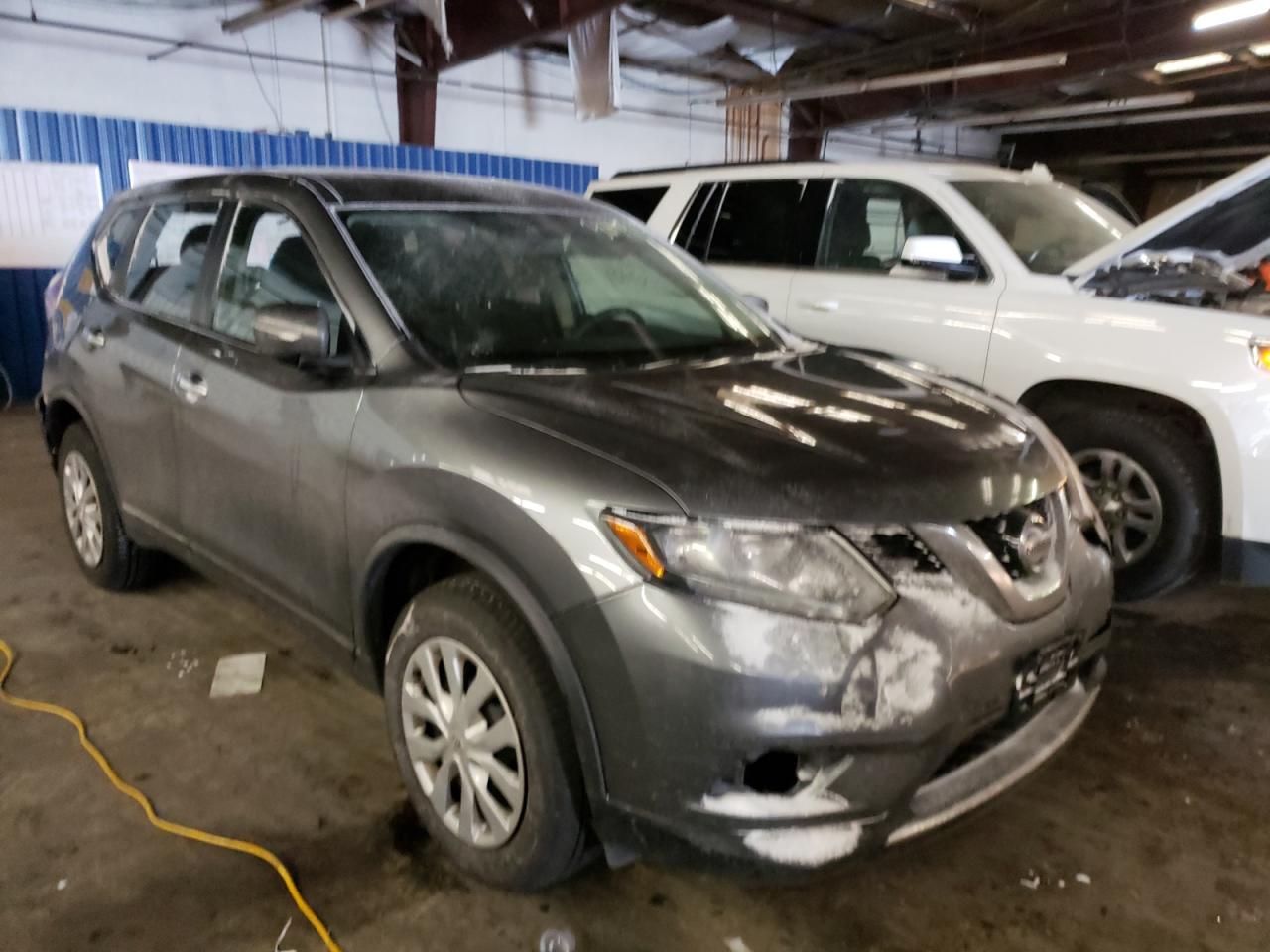 Photo 1 from auction – 2015 NISSAN ROGUE S with VIN KNMAT2MV4FP539119
