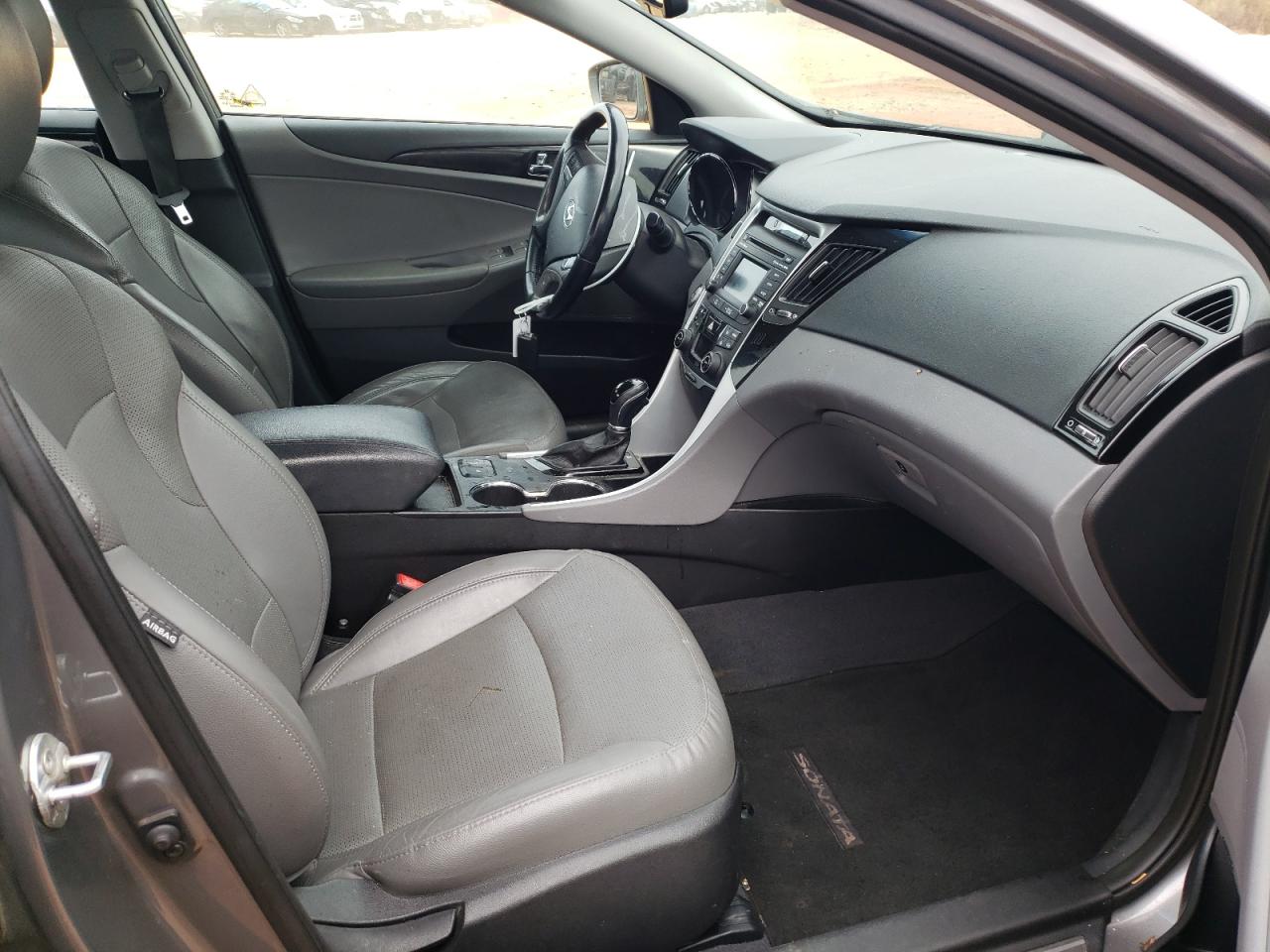 Photo 5 from auction – 2014 HYUNDAI SONATA SE with VIN 5NPEC4AC1EH831868