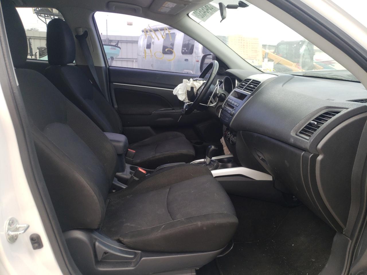 Photo 5 from auction – 2012 MITSUBISHI OUTLANDER with VIN JA4AP3AU9CZ005923