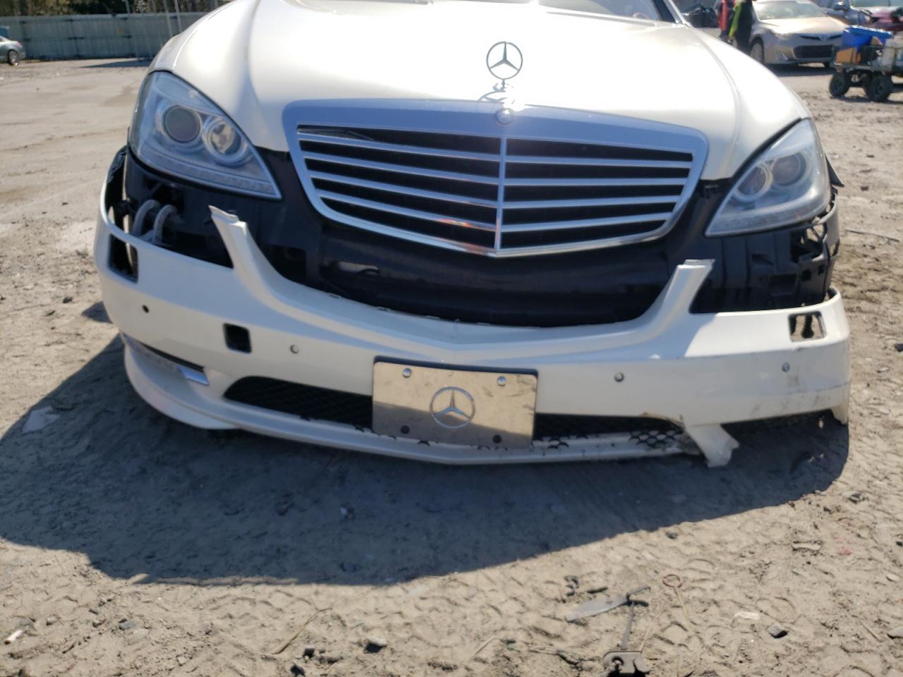 Photo 9 from auction – 2012 MERCEDES-BENZ S 550 with VIN WDDNG7DB2CA474087