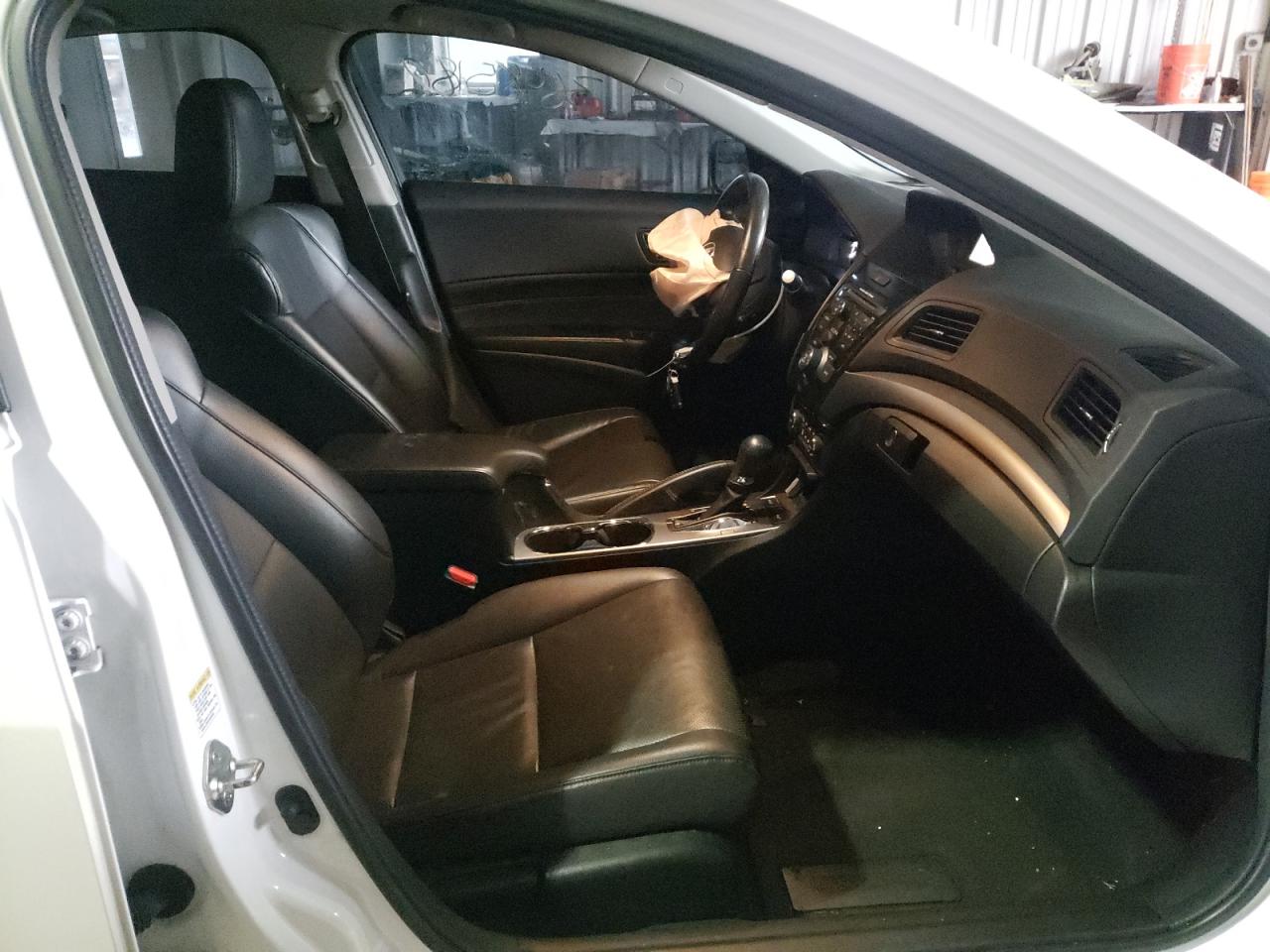 Photo 5 from auction – 2013 ACURA ILX 20 PRE with VIN 19VDE1F51DE007444