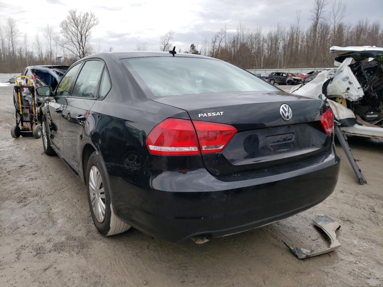 Photo 3 from auction – 2014 VOLKSWAGEN PASSAT S with VIN 1VWAT7A37EC081269