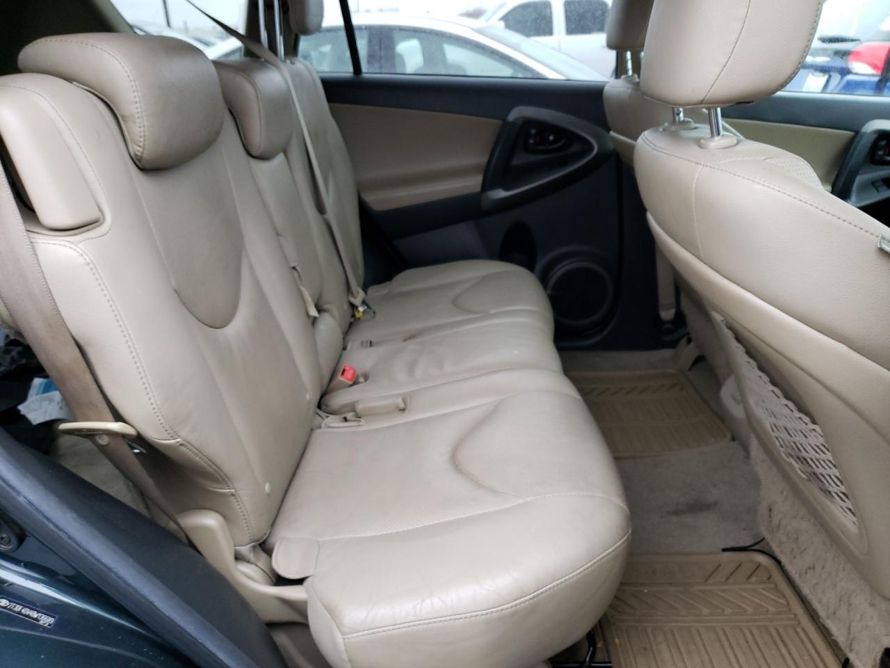 Photo 6 from auction – 2011 TOYOTA RAV4 LIMIT with VIN 2T3DF4DV4BW136689