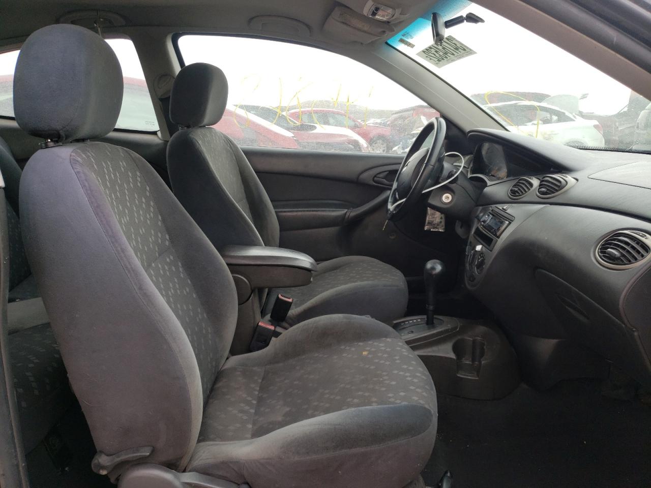 Photo 5 from auction – 2002 FORD FOCUS ZX3 with VIN 3FAFP313X2R207309