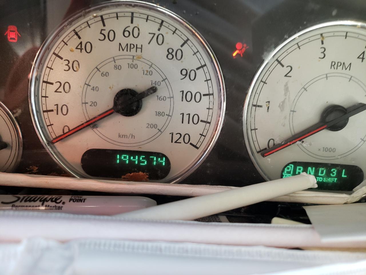Photo 8 from auction – 2006 CHRYSLER TOWN & COU with VIN 2A4GP64L96R732170