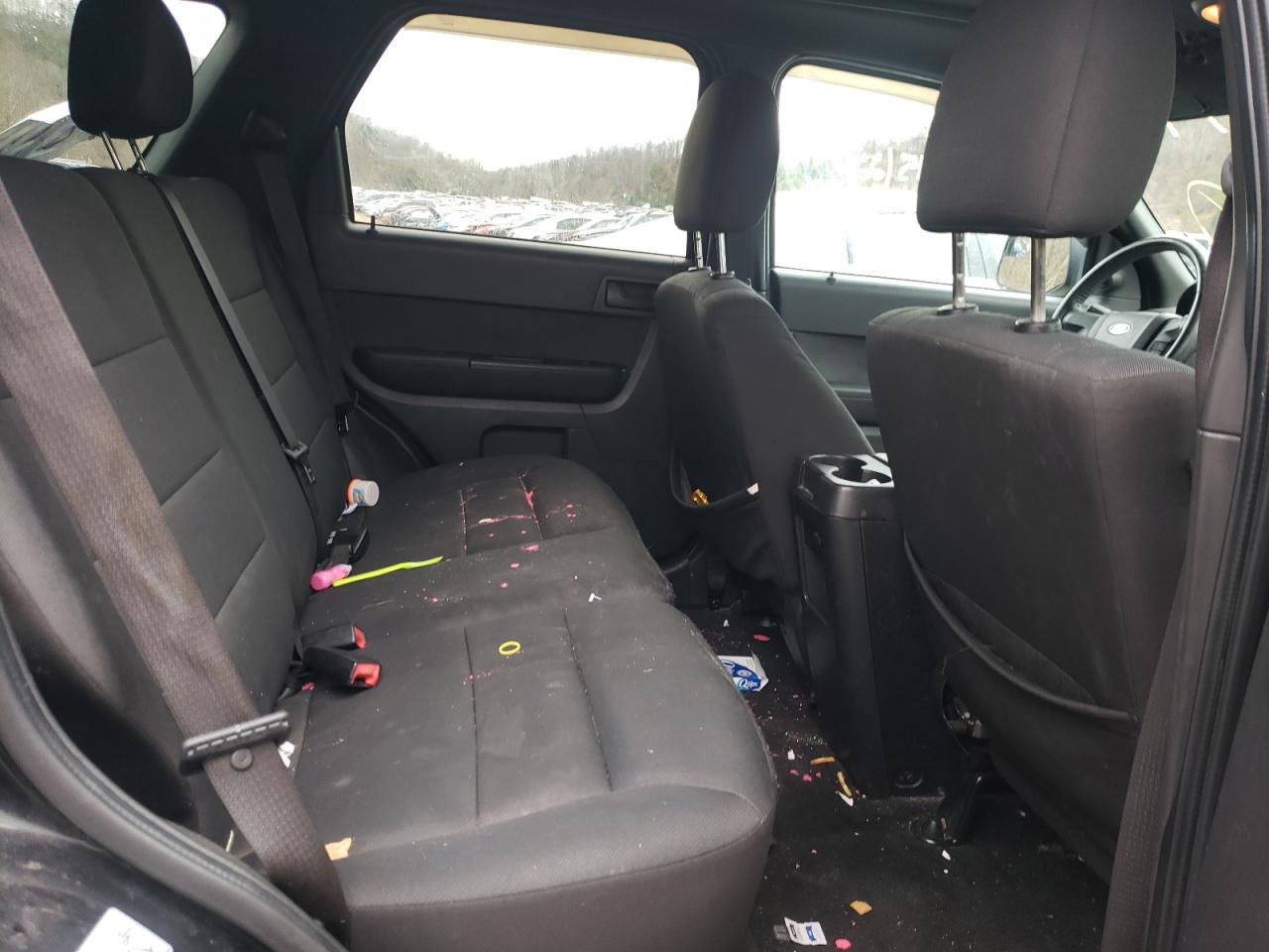 Photo 6 from auction – 2011 FORD ESCAPE XLT with VIN 1FMCU0DG9BKA31792
