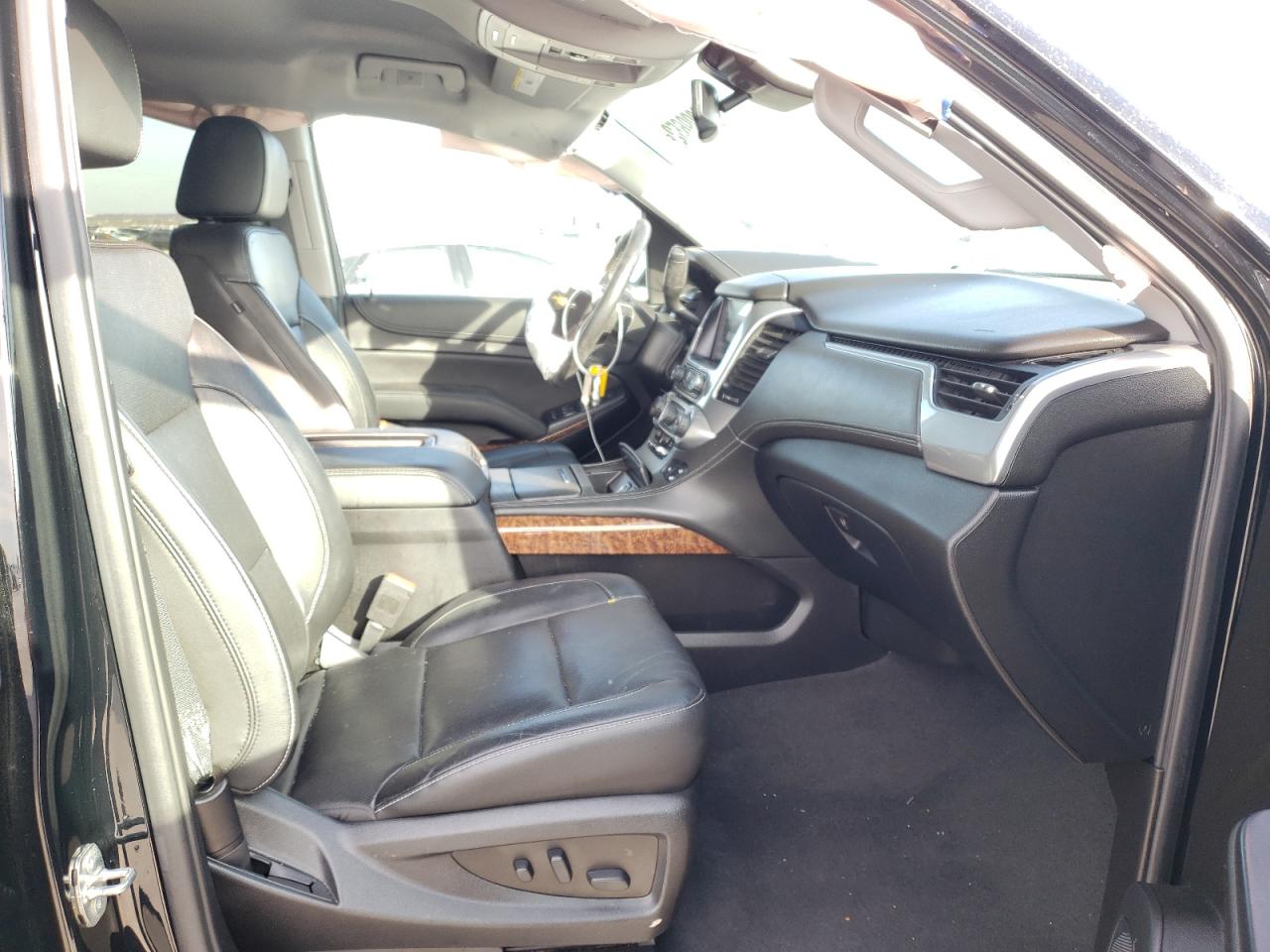 Photo 5 from auction – 2020 CHEVROLET SUBURBAN C with VIN 1GNSCJKC7LR215377