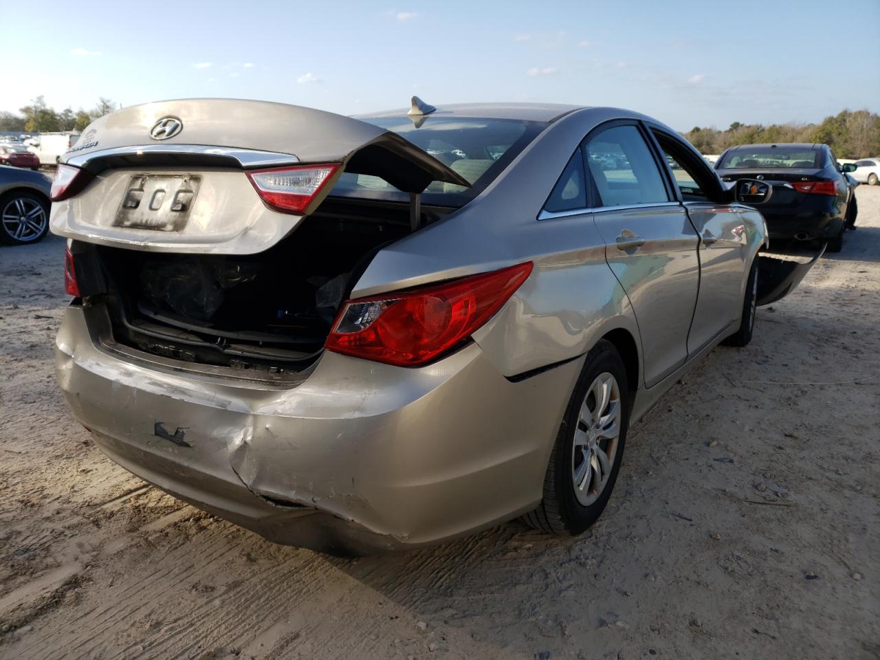 Photo 4 from auction – 2011 HYUNDAI SONATA GLS with VIN 5NPEB4AC2BH084179