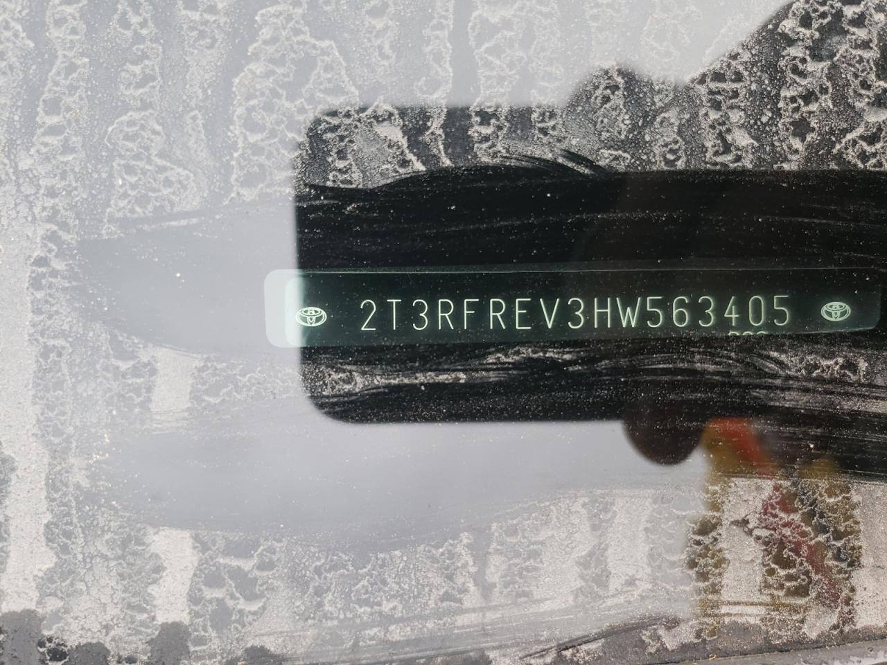 Photo 10 from auction – 2017 TOYOTA RAV4 XLE with VIN 2T3RFREV3HW563405