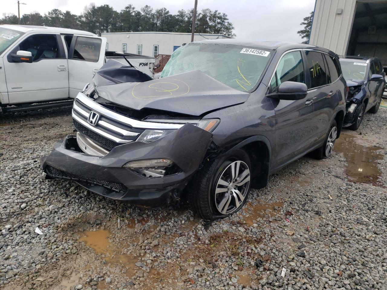 Photo 2 from auction – 2016 HONDA PILOT EXLN with VIN 5FNYF6H79GB088242